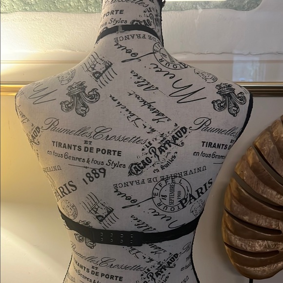 Black Lace Halter Bralette - Picture 3 of 10